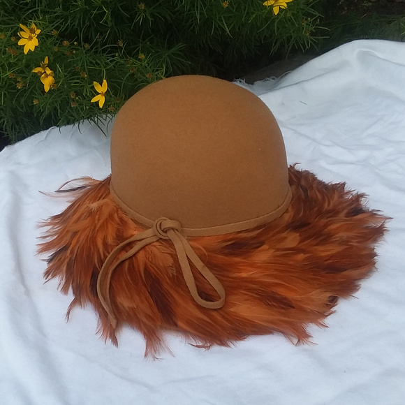 Tally Ho Accessories - VINTAGE TALLY - HO brown feather hat